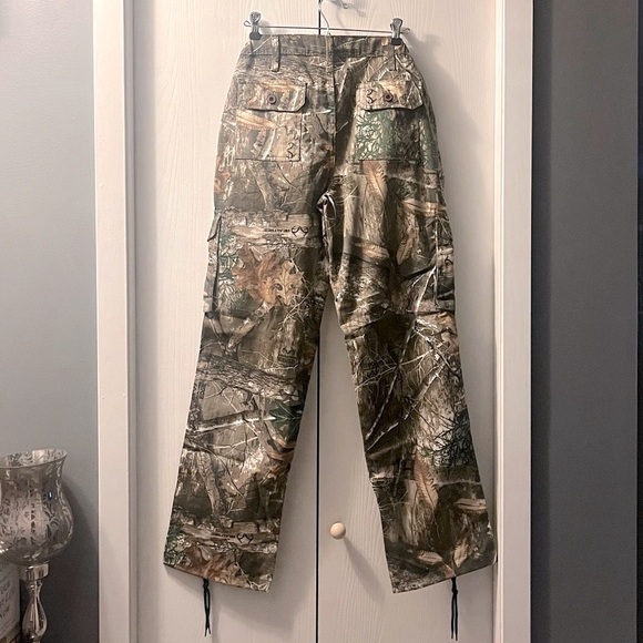 Realtree Camouflage Cargo Pants - Picture 3 of 4